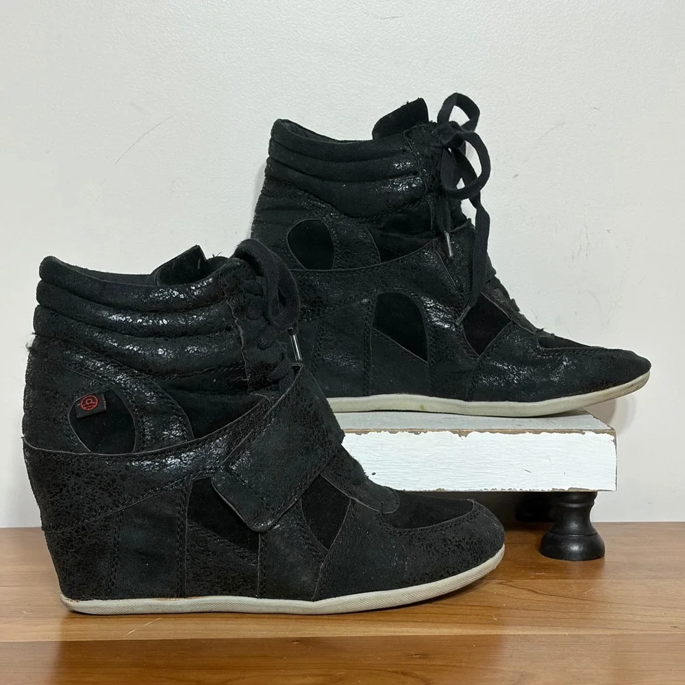 Big Buddha Womens Black Wedge Sneakers High Top Lace Up Strap Shoes Size 6